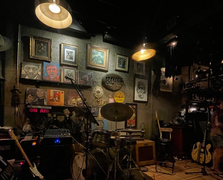  방콕 카오산로드 재즈바 애드히어 블루스바