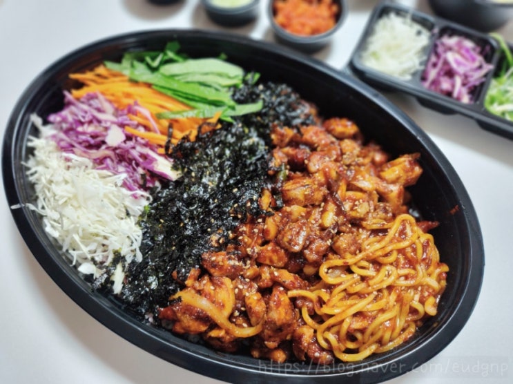 야식은 뭘 먹지? 쌈마이 닭쌈밥 치밥의 정석 고바비(고추장 바베큐 비빔밥) 야식은 뭘 먹지? 쌈마이 닭쌈밥 치밥의 정석 고바비(고추장 바베큐 비빔밥)