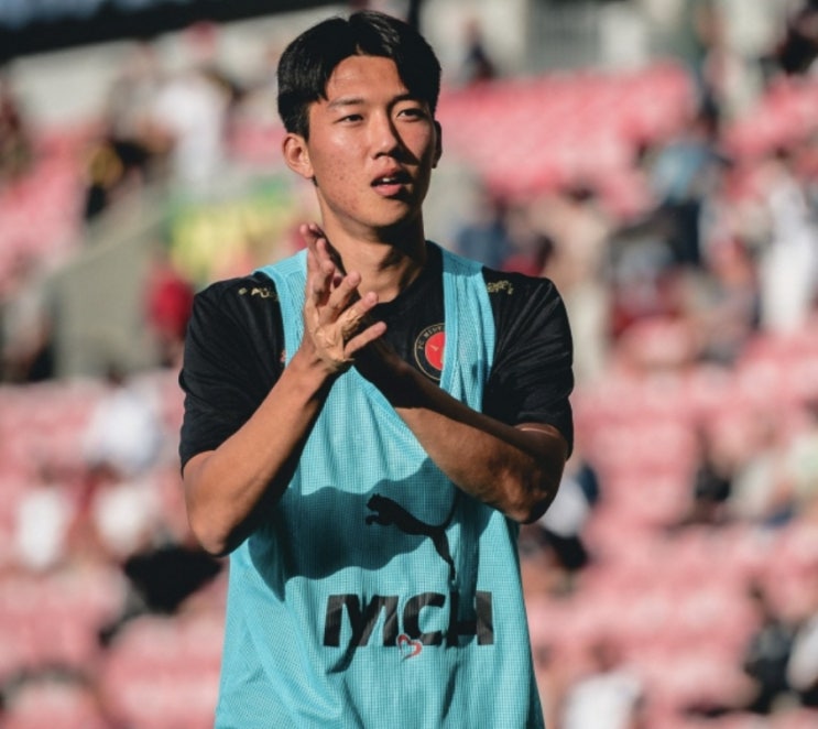 UCL 2024-25 UEFA 챔피언스리그 최종예선 플레이오프 2차전 카라바흐 D자그레(디나모 자그레브) 슬로반브 미트윌란 츠르베나즈베즈다 보되글림트 UCL 2024-25 UEFA 챔피언스리그 최종예선 플레이오프 2차전 카라바흐 D자그레(디나모 자그레브) 슬로반브 미트윌란 츠르베나즈베즈다 보되글림트