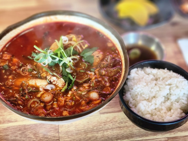  알과 곤이가 가득찬 -제주곤이 칼국수 의왕오전점