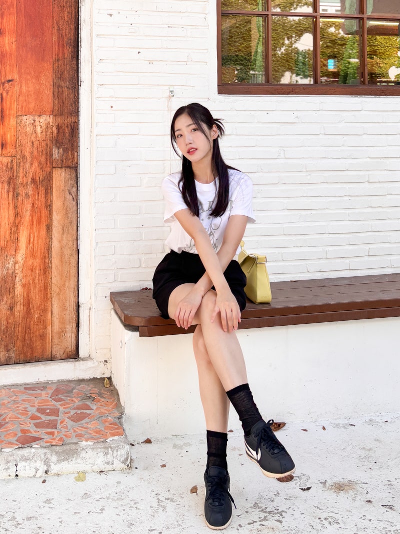 마르디 메크르디 Mardi Mercredi 딴지 반팔 티셔츠 플라워마르디 여성 티셔츠 스타일링