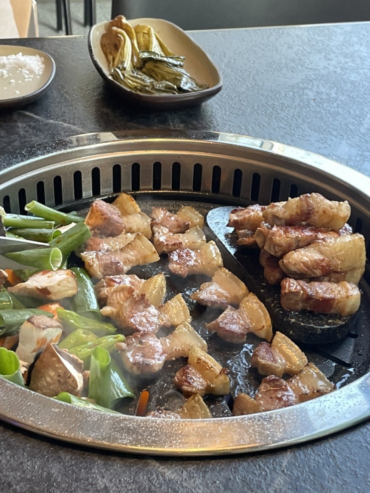  부산 서면 삼겹살 전포 신상 맛집 '초삼구이 전포본점'