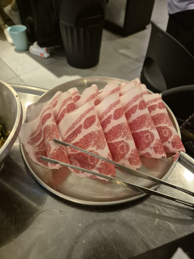  [제주시 연동] 무암돈 연동(목살도 얇게 썰어야 맛있다, 돼지 지방의 풍미를 최고로 즐기는 방법)