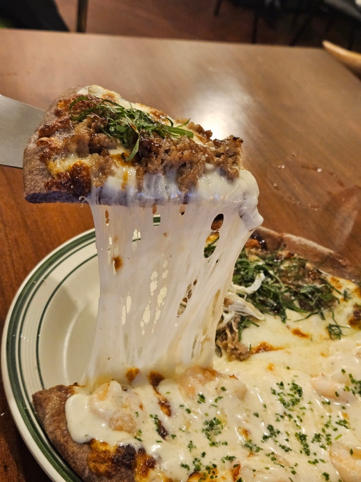  치즈가 맛있는 마곡 화덕 피자 맛집 아우어 루꼴라