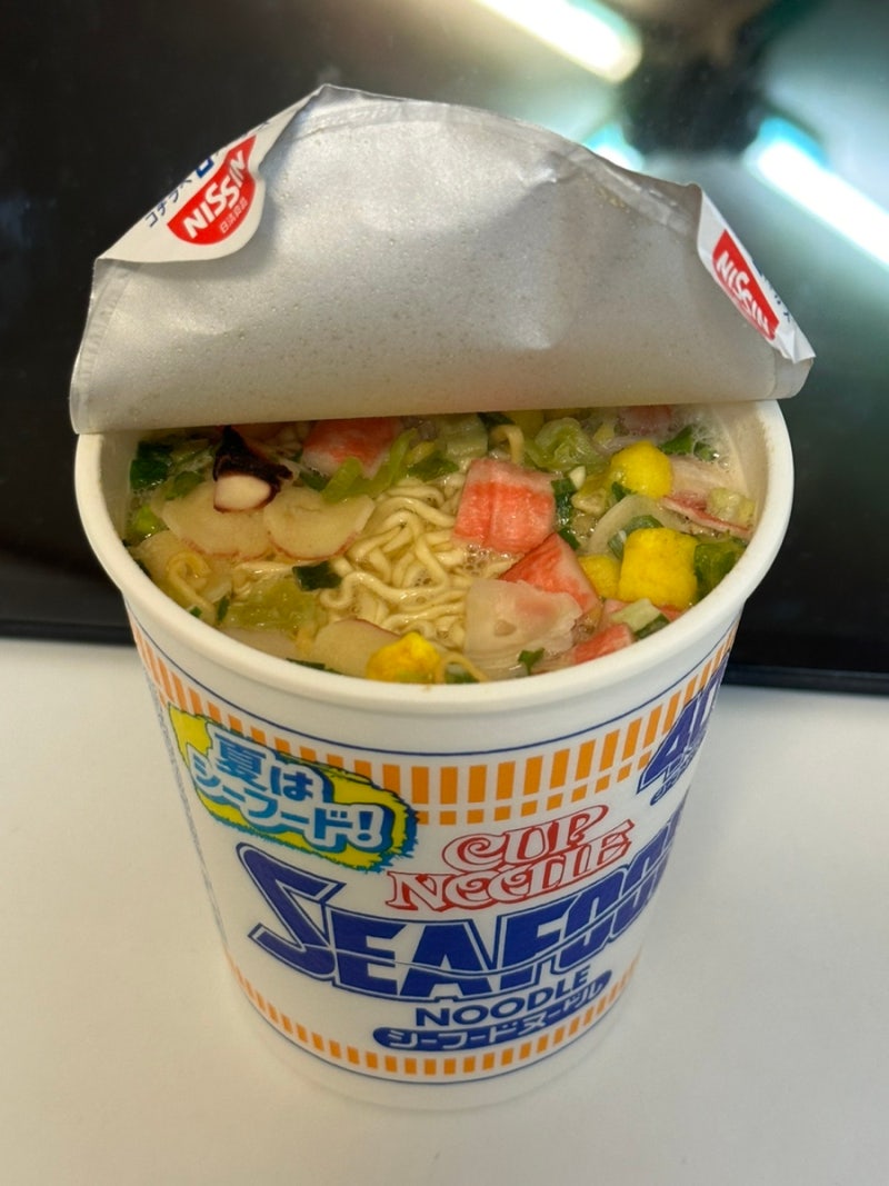 일본 컵라면 닛신 컵누들 씨푸드 해물맛 커리 카레맛 후기