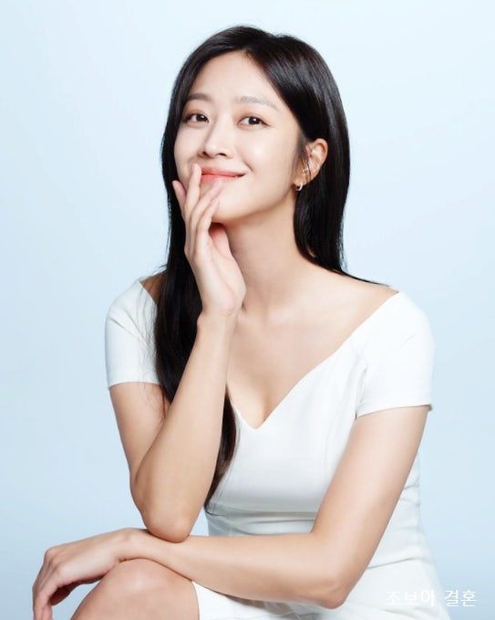 <b>조보아</b> 결혼 남편 누구 (ft. 프로필 집안 등)