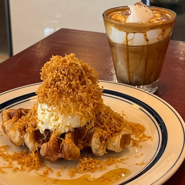 상수역 카페 : 스탠스커피 | 애견동반 가능한 아인슈페너 찐맛집