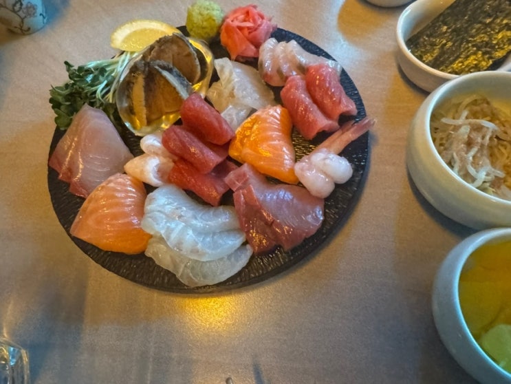  수유 물망초 - 분위기 있는 이자카야 스타일 수유술집에서 신선한 사시미와 감바스를 즐겨보자! 