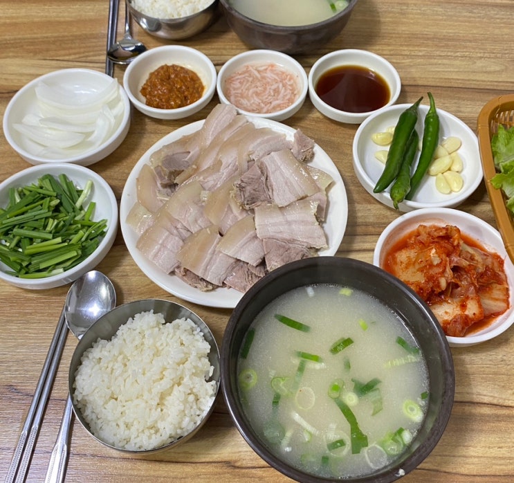  [대구/중구] 성시경이 극찬한 국밥 “군위식당” 수육 맛집 고기밥 솔직 후기 / 내돈내산