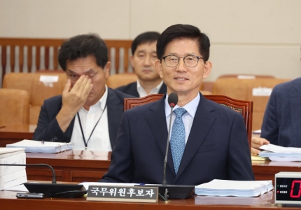 尹대통령, 김문수 고용노동부 <b>장관</b> 임명안 <b>재가</b>