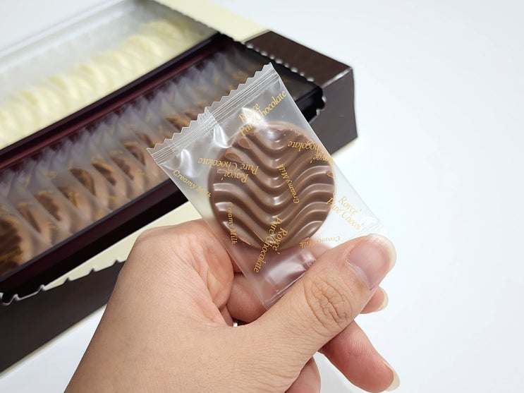 일본 면세점 로이스 퓨어 초콜릿 포장은 예쁘지만.. 일본 면세점 로이스 퓨어 초콜릿 포장은 예쁘지만..