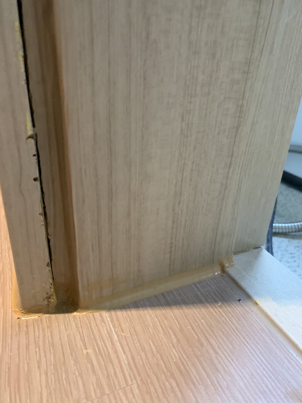 서울상암 물먹은문틀복원 물먹은몰딩복원시트지복원