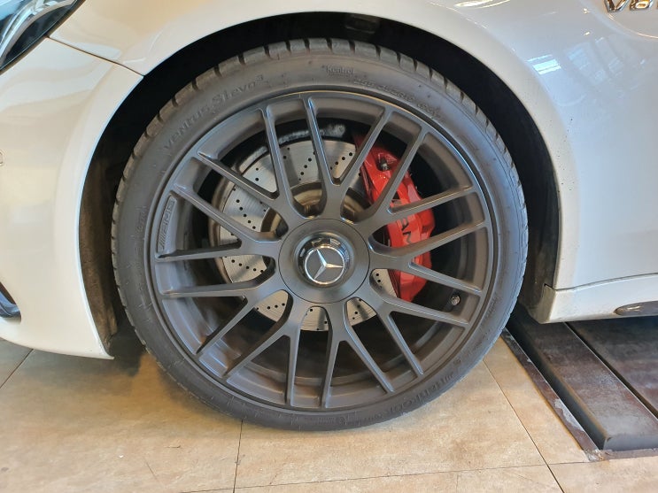  청주 자동차용품 휠보레 C63AMG 설치 휠가드