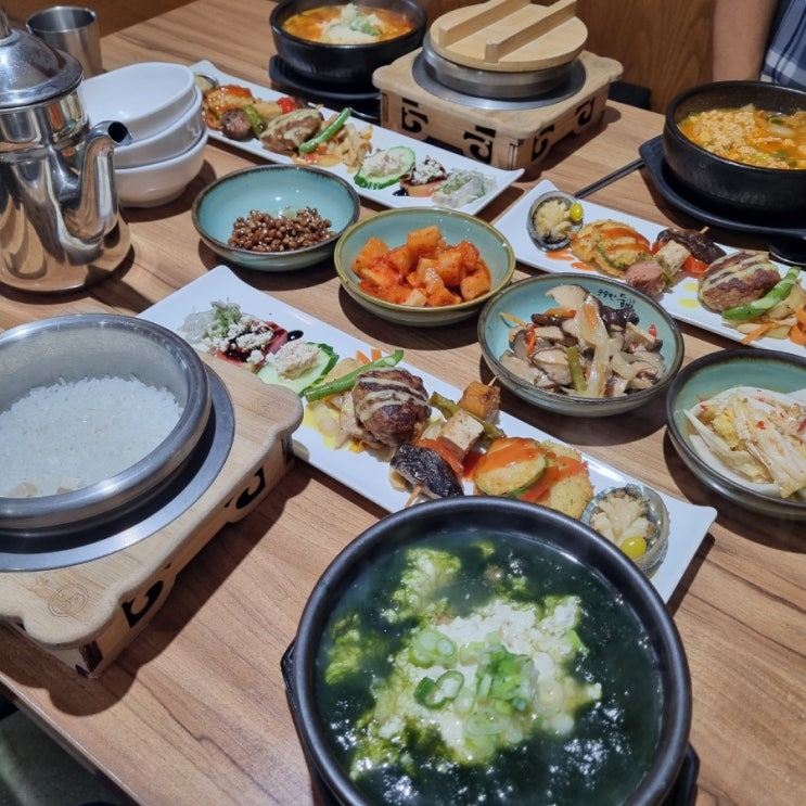 제주시 아침식사 순수한둠비 용담 수제두부 한상 차림 매생이순둠비