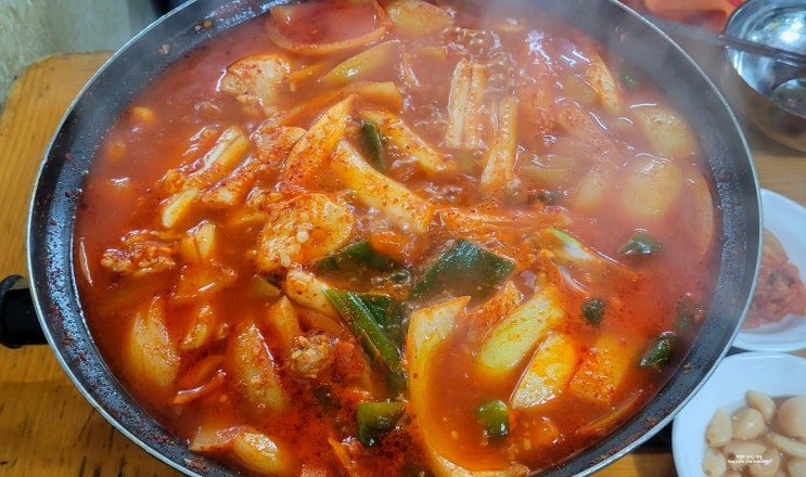 <b>백반기행</b> 자양동 동대문곱창 닭꽃게탕과 돼지곱창 <b>최시원</b>... 