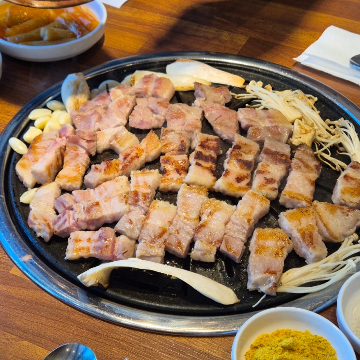 서산 고깃집 무한리필 고기싸롱 내돈내산-무한 셀프바 삼겹살 후기