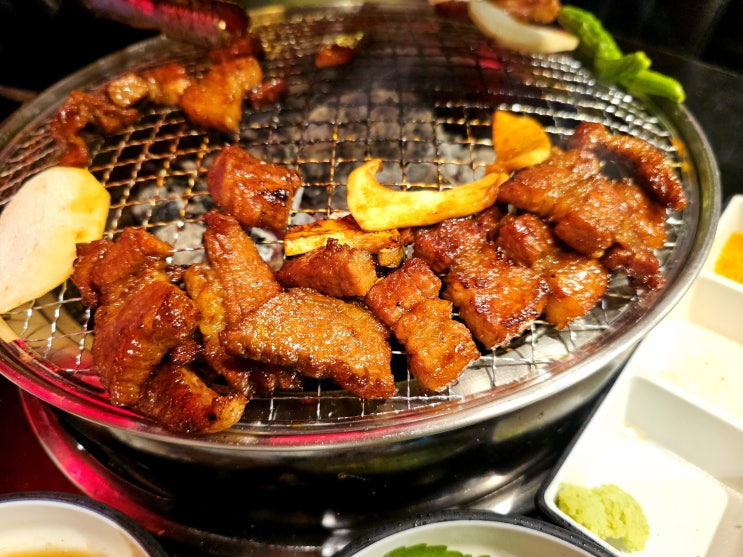  부산 전포 맛집-생 포갈비 수제양념갈비가 맛있는 구워주는 고기집 [불티]