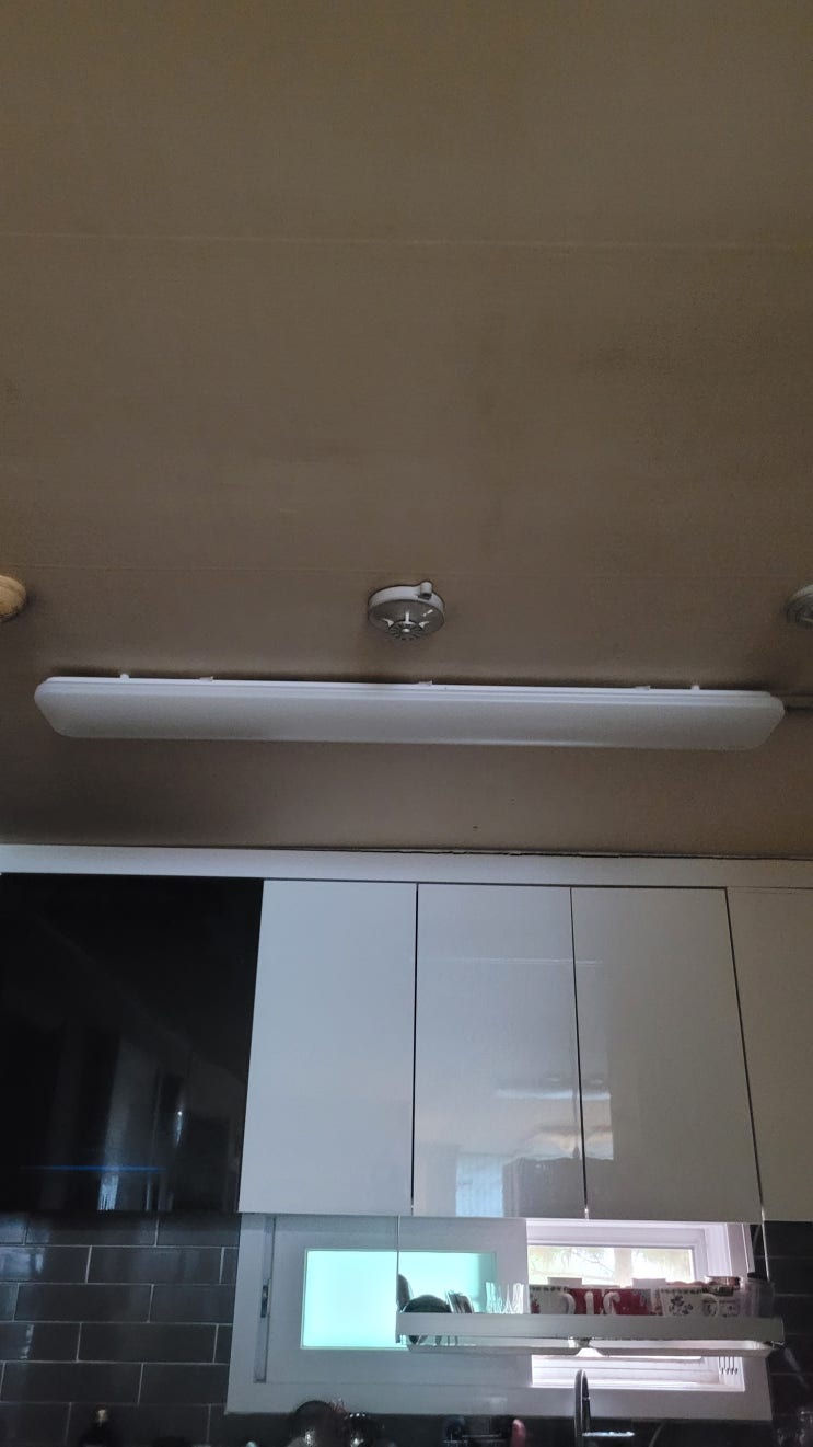  양천구 목동 한신청구아파트 깜빡거리는 LED 주방등 교체해 드렸어요 ㅡ 한신청구아파트집수리 바로출장집수리