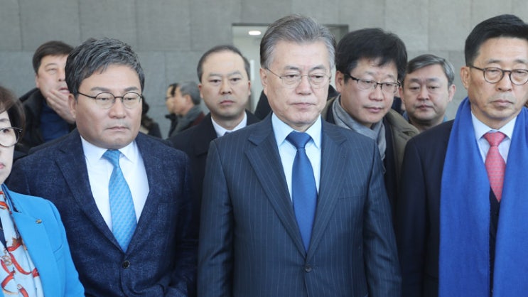 <b>검찰</b>, <b>문재인</b> 전 <b>대통령</b> 딸 자택 압수수색