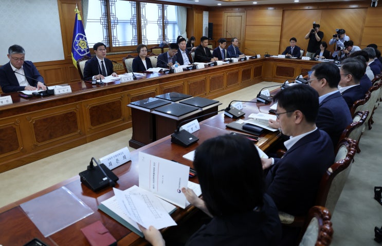 추계·조정 기구 출범..."2026년 <b>의대 정원</b>부터 <b>논의</b> 가능"