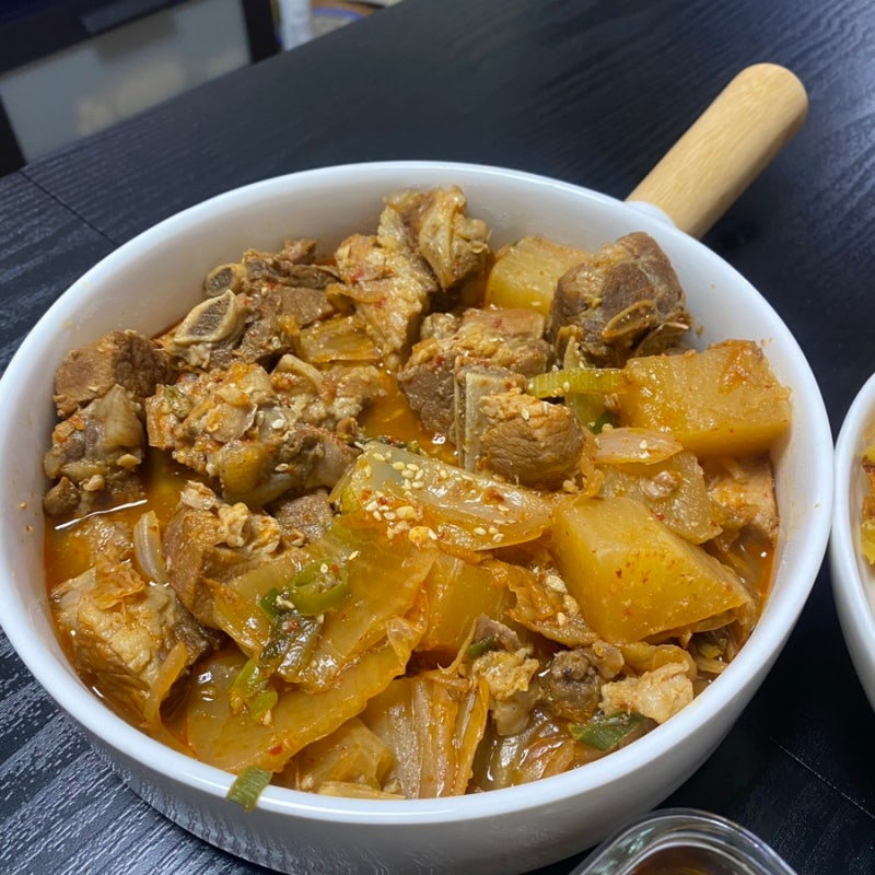 냉동 돼지갈비 찜용, 내 맘대로 레시피 ‘돼지갈비 김치찜’ 만들기