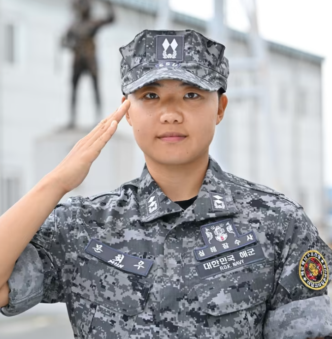 대한민국 해군 최초 <b>여군 심해잠수사 탄생</b>! 문희우 대위(진)의... 
