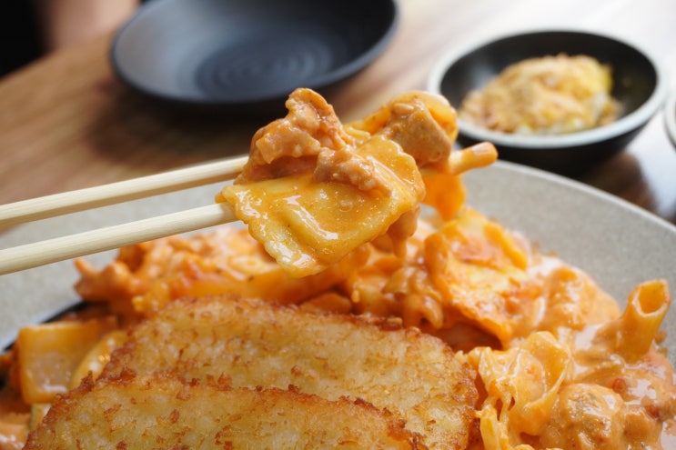  신촌맛집 푸짐한 양 로제 닭갈비 맛있는 장군닭갈비