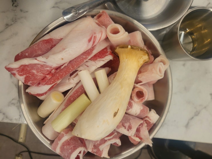  먹골역 가성비넘치는 우삼겹 맛집 돼민이네 내돈내산