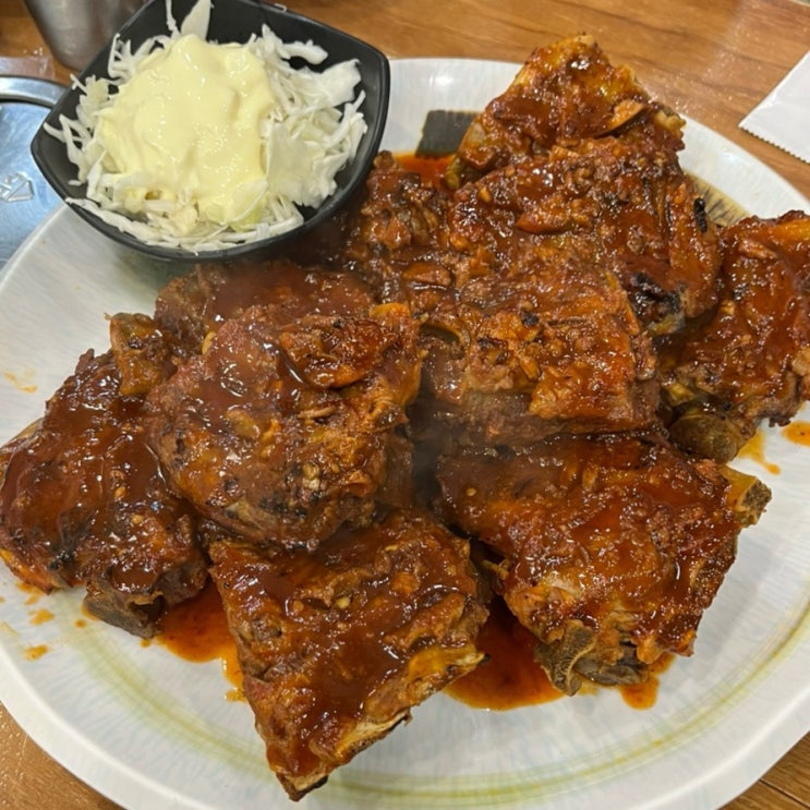  을지로 입구역 맛집| 뼈 찜이 유명한 신동궁 감자탕 뼈 숯불구이 명동 직영점 내 돈 내산