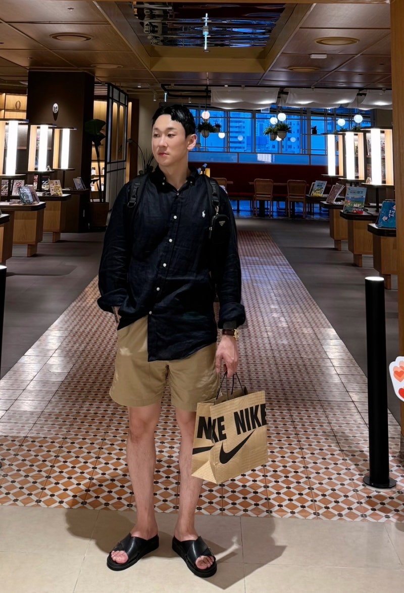 폴로 랄프로렌 블랙 린넨셔츠 + 브론슨 HBT 덱 쇼츠 코디