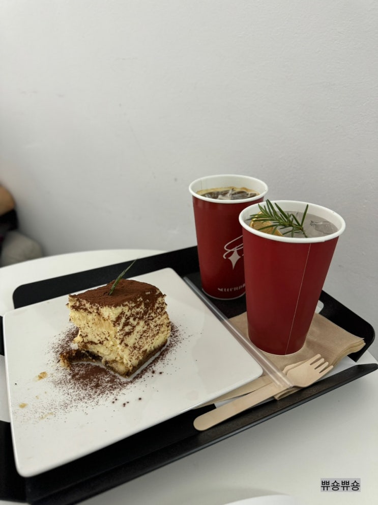  강남역 근처카페 티라미수 디저트 맛집 셀렉티드닉스