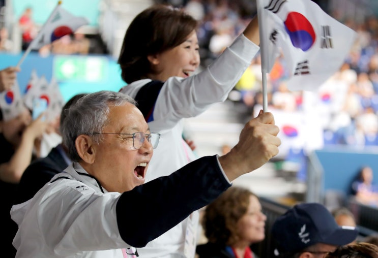 <b>유인촌</b> 문체부 <b>장관</b> ‘파리패럴림픽 대한민국 선수단 <b>응원</b>’