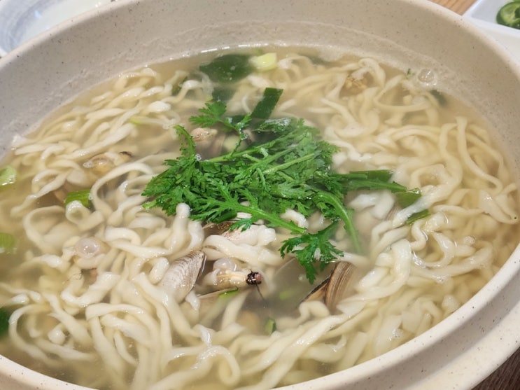  부산 해장 끝판왕! 맛난 조개칼국수와 보쌈
