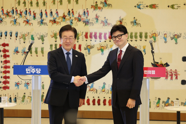 한동훈, 11년 만 <b>여야 대표회동</b>에서 "민주당은 성장을, 국힘은... 