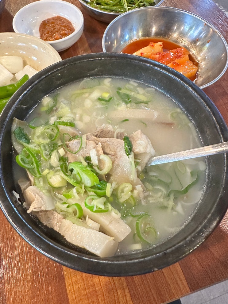  [내돈내산] 동대구역 근처 맛집, 내장 무한리필되는 "무학골 가마솥 돼지국밥"