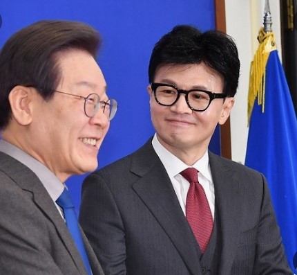 <b>이재명</b>, <b>한동훈</b> 때 아닌 <b>계엄령</b> 타령...탄핵 걸림돌 <b>계엄령</b>이... 