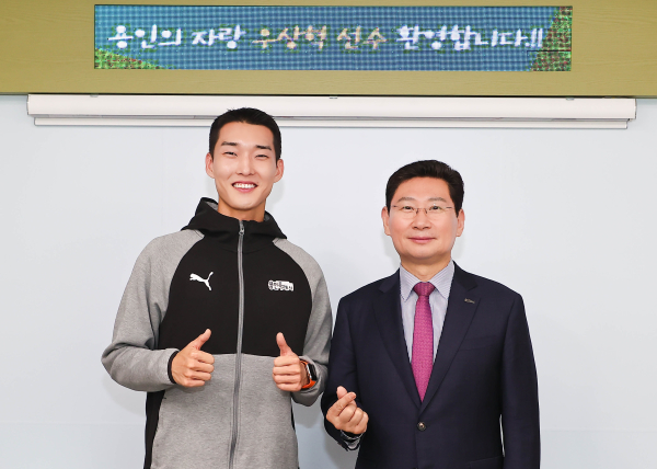 <b>우상혁</b> 로마 다이아몬드리그 <b>우승</b>에 이상일 용인시장 축하·격려