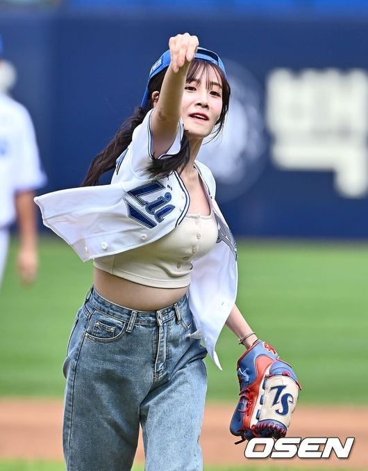 240901 삼성 vs KIA 전 걸그룹 러블리즈, 가수 겸 배우 유지애 시구