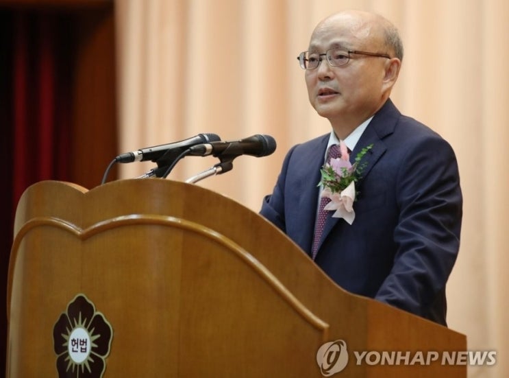 <b>안창호</b> 국가인권<b>위원장</b> 후보자, '1948년 건국' 주장으로 <b>논란</b>... 
