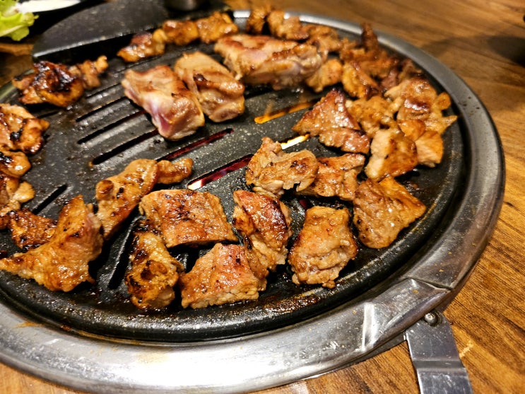  부산대 구워주는 고기집- 제주산 오겹살과 양념돼지갈비 껍데기 맛집[미식가]