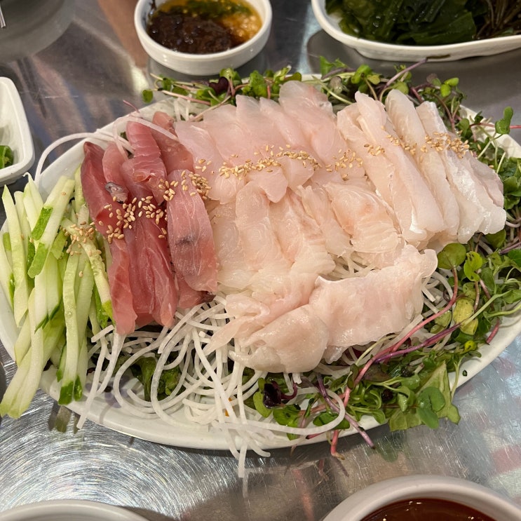  광교중앙역 횟집 꺼꾸잽이 초장집