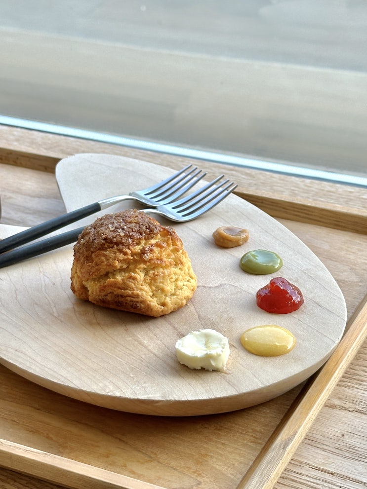  대구/범어동ㅣ스콘 팔레트가 있는 주택개조 디저트 맛집 카페 '스완네'