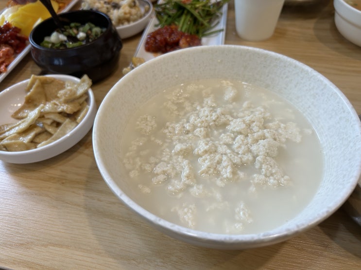  매일매일 반찬이 바뀌는 안암오거리 직장인 맛집 <오성식당>(초당백순두부)