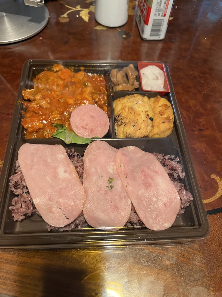  편식리뷰 64_CU 압도적 한돈김치제육(5900)