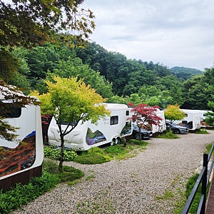 무주 구천동카라반글램핑 - 바베큐장 마트 계곡 뷰