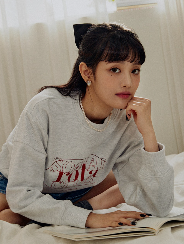  오늘 뭐입지? 고민할 때 딱 좋은 여자 맨투맨 코디로 로라로라 여성 스웻셔츠 알아보기 ft. 민니