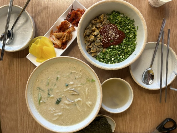  영등포시장 맛집 고향 엄마손 생바지락 칼국수 영등포점 점심메뉴 추천