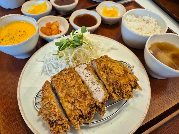  판교 삼평동 돈까스 맛집 두툼하고 육즙 가득한 돈가스 오레노카츠 판교점
