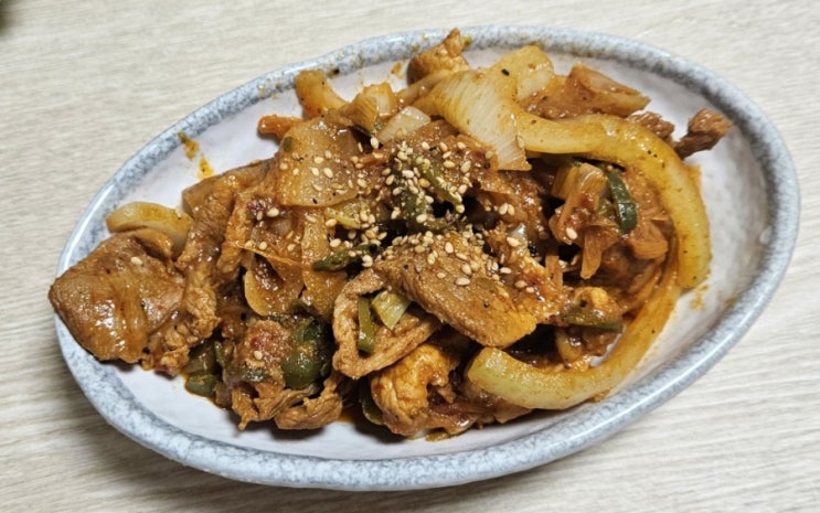  매운게 땡겨서 만든 제육볶음, 청양고추를 넣어 맵게!(맵찔이 기준)