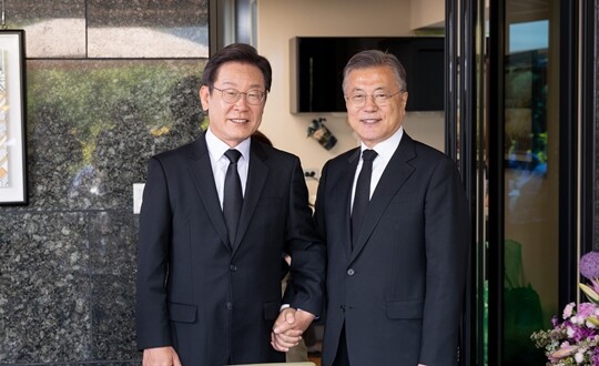 <b>이재명</b> 민주당...<b>문재인</b>TF 구성 조작수사 총력대응